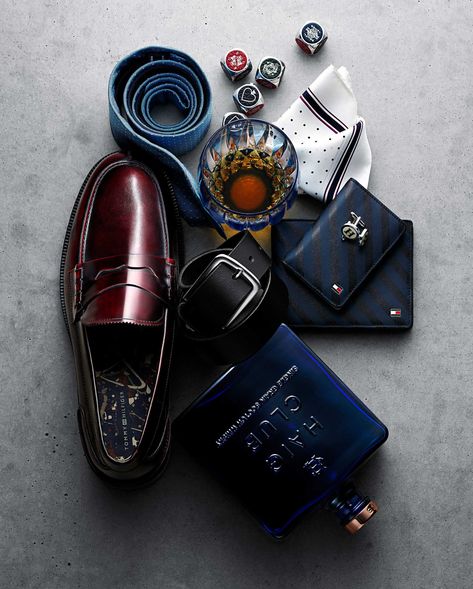 Accessories Composition Men Still Life Photography, photographed by Still Life Photographer Daniel Lindh Photographer Accessories, Groomsmen Wedding Photos, Mens Suit Accessories, Mens Accessories Vintage, Men Stone Bracelet, Groom Photoshoot, Groom Accessories, Wedding Details Photography, Groom Getting Ready