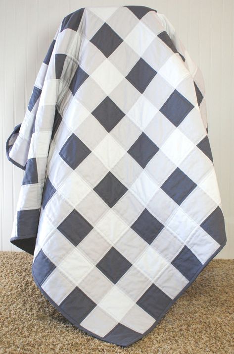 Gingham Farmhouse Quilt Pattern PDF Baby Crib Throw Quilt - Etsy Australia Farmhouse Quilt Pattern, Quilt Beginner, Buffalo Check Quilt, Gingham Quilt, Farmhouse Quilts, Black And White Quilts, Picnic Quilt, Tie Quilt, Plaid Quilt