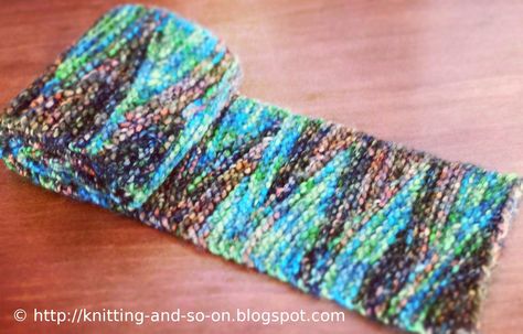 Free Knitting Pattern: Yet another short row scarf Easy Scarf Pattern, Knitting Short Rows, Knitting Patterns Free Scarf, Scarf Patterns, Beginner Knitting Patterns, Pattern Knitting, Shawl Knitting Patterns, Shawl Patterns, Knitted Wit