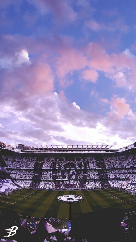 Old Iphone Wallpapers, Real Mardid, Field Images, Real Madrid Football Club, Tank Wallpaper, Real Madrid Shirt, Football Background, Real Madrid Cristiano Ronaldo, Island Wallpaper