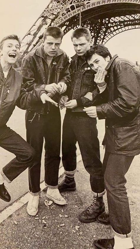 Suggs Madness 80s, Ska Punk Fashion, Arte Hippy, Skinhead Boots, Ska Music, Skinhead Fashion, Fits Inspiration, Ska Punk, One Step Beyond