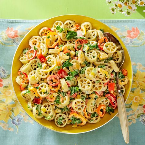 Kale Pasta Salad, Garden Pasta Salad, Buffalo Chicken Pasta Salad, Healthy Pasta Salad Recipes, Veggie Pasta Salad, Creamy Pasta Salads, Cookout Side Dishes, Healthy Pasta Salad, Pesto Pasta Salad