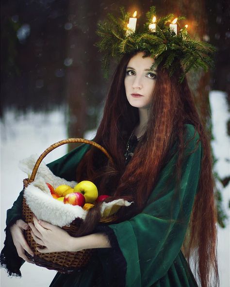 Imbolc - Candlemas - Awaken ♥ Wasp Outfit, Imbolc Feast, Winter Solstice Outfit, Yule Outfit, Dresses With Sneakers Outfit, Solstice Outfit, Outfit Ideas Winter Aesthetic, Chicken Breast Recipes Crockpot, Keto Chicken Breast Recipes