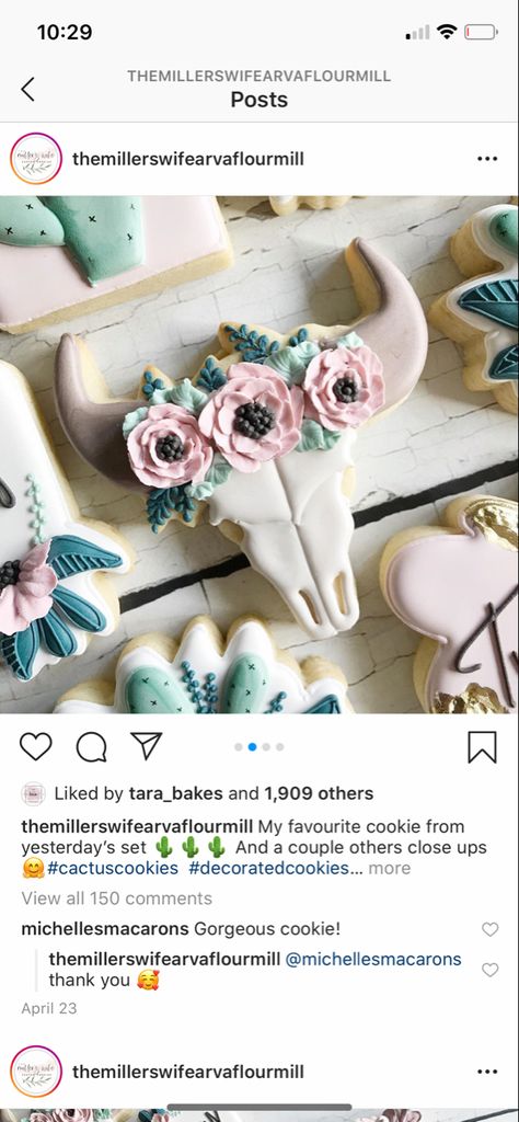 Cow Skull Cookies Decorated, Longhorn Cookies Decorated, Western Bridal Shower Cookies, Cow Skull Cookies, Cowgirl Baby Shower Cookies, Longhorn Cookies, Skull Cookie Decorating, Western Sugar Cookies, Western Cookies