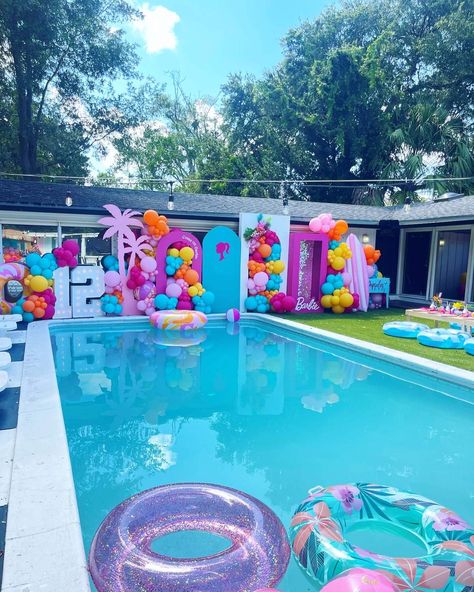 Barbie Birthday Pool Party Ideas, Malibu Beach Barbie Party, Barbie Swim Party, Barbie Float, Barbie Malibu Birthday Party, Barbie Pool Party Ideas, Pool Party Girl Birthday, Malibu Barbie Pool Party, Malibu Barbie Birthday Party