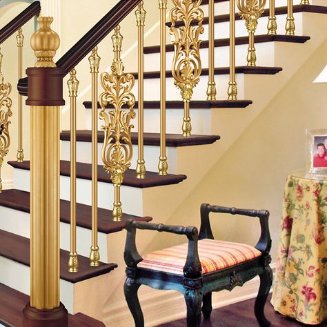 Golden Staircase Railing, Classical Railing Design, Flowers Stairs, Mini Stairs, European Interior Design, Glamour Living Room, China Flowers, Interior Stair Railing, Luxury Staircase