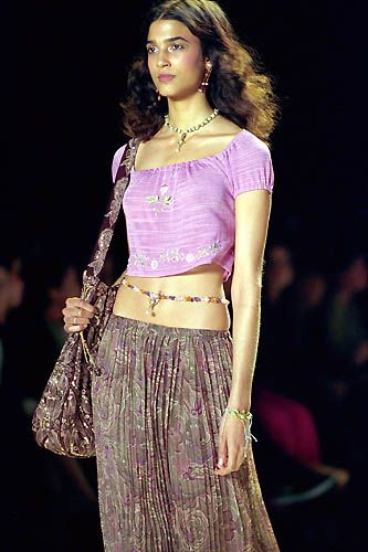 Bohemian 90s Fashion, Boho 2000s, 2000s Boho, 2000s Bohemian Fashion, Early 2000s Boho Fashion, 2000s Flowy Tops, Flowy 2000s Top, Earthy Outfits, Hippie Outfits