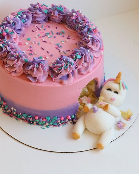 Y'all just don't know how much fun I have making cakes!?!?!! Pink and purple ✅ Lots of sprinkles ✅ A fat unicorn ✅ I never thought I would… Purple Cake With Sprinkles, Pink And Purple Cakes Birthday, Pink And Purple Unicorn Cake, Pink And Purple Cake Ideas, Pink And Purple Birthday Cake, Purple Unicorn Cake, Pink Purple Cake, Indie Birthday, Pink And Purple Cake