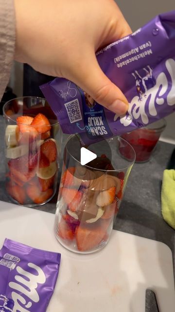 OOZY | VIRAL | FOOD on Instagram: "Late night snack 🍓 ➡️Follow us @foodyoozy for more🌰🍭 Credit 📸 @selaltn (tiktok) - DM or email for content removal. All rights reserved to owners. - Eat or Pass 🍽️" Night Snacks, Late Night Snacks, Snacks, Instagram