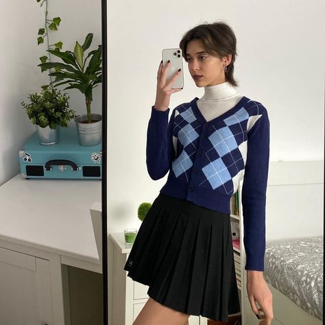 Ela on Instagram: “Posting this while studying anatomy :,) . Jacket: @hamburgercostore Top / Skirt: @bershka” Black Plaid Skirt Outfit, Blue Tennis Skirt Outfit, Argyle Sweater Outfit, Tartan Skirt Outfit, Black Pleated Skirt Outfit, Skirt Outfit Aesthetic, Studying Anatomy, Blue Skirt Outfits, Sweater Skirt Outfit