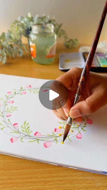 Watercolour Wreath Simple, Cute Easy Paintings On Paper, Easy Watercolor Wreath, Watercolour Wreath Floral, Watercolor Wreath Floral Tutorial, Watercolor Wreaths Floral, Simple Watercolor Flowers For Beginners, Easy Watercolor Ideas For Beginners, Watercolor Wreath Floral