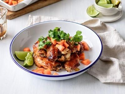 Take your wings game up a notch with the addition of papaya. Just one serving (150g) of papaya and papaw provides a healthy dose of folate, fibre, vitamin C and vitamin A, which helps keep your immune system, gut health and skin in-check, so they're the perfect addition to your weekly shopping trolley. Papaya Chicken, Sticky Chicken Wings, Easy Chicken Wings, Papaya Recipes, Chicken Carbonara Recipe, Spicy Chilli, Bite Size Food, Sticky Chicken, Chicken Wing Recipes