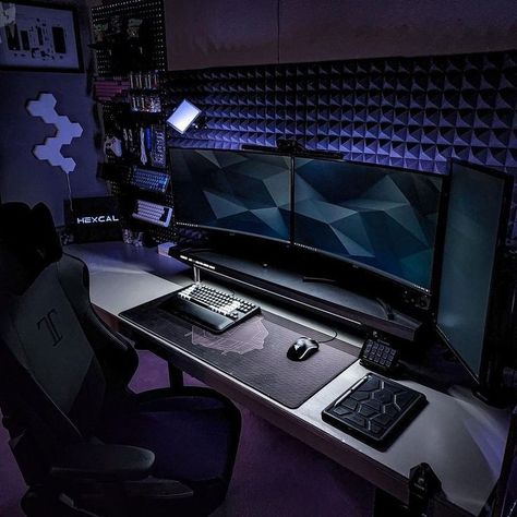 Gamer Setup Black, Grey Gaming Setup, Pc Gaming Setup Black, Dark Gaming Setup, Black Pc Setup, Black Gaming Setup, Black Gaming Room, Gaming Room Ideas, Set Up Gamer