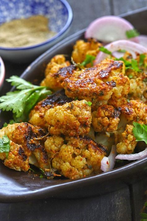 Tandoori Gobi is a delicious, gluten-free Indian style vegetarian tikka recipe. Tandoori Cauliflower, Gobi Recipe, Gobi Recipes, Holi Recipes, Vegetable Cutlets, Grilled Cauliflower, Tikka Recipe, Healthy Diets, Healthy Indian Recipes