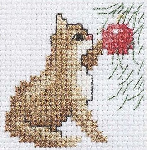 Christmas Cross Stitch Patterns Free, Snowflake Cross Stitch, Autumn Cross Stitch Patterns, Cat Cross Stitches, Tiny Cross Stitch, Cross Stitch Christmas Ornaments, Cat Cross Stitch Pattern, Cross Stitch Bookmarks, Cat Cross Stitch