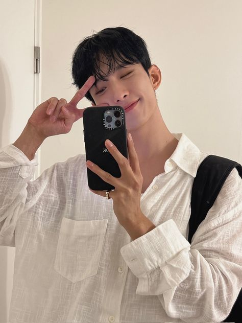 svt contents on Twitter: "[#WEVERSE POST] 230621 DK #도겸 ⚔️: good night☺️ https://t.co/uLVeRmse5z" / Twitter Seventeen Lee Seokmin, Seventeen Dk, Carat Seventeen, Vernon Chwe, Mine Mine, Seventeen The8, Facing The Sun, Seventeen Debut, Seventeen Wallpapers