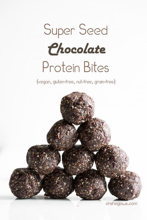 Super Seed Chocolate Protein Bites! Vegan, gluten-free, nut-free, grain-free, and sugar-free. Chocolate Protein Bites, Post Workout Protein, Oh She Glows, Healthy Protein Snacks, Healthy Vegan Snacks, Protein Bites, Protein Balls, Protein Ball, Energy Bites