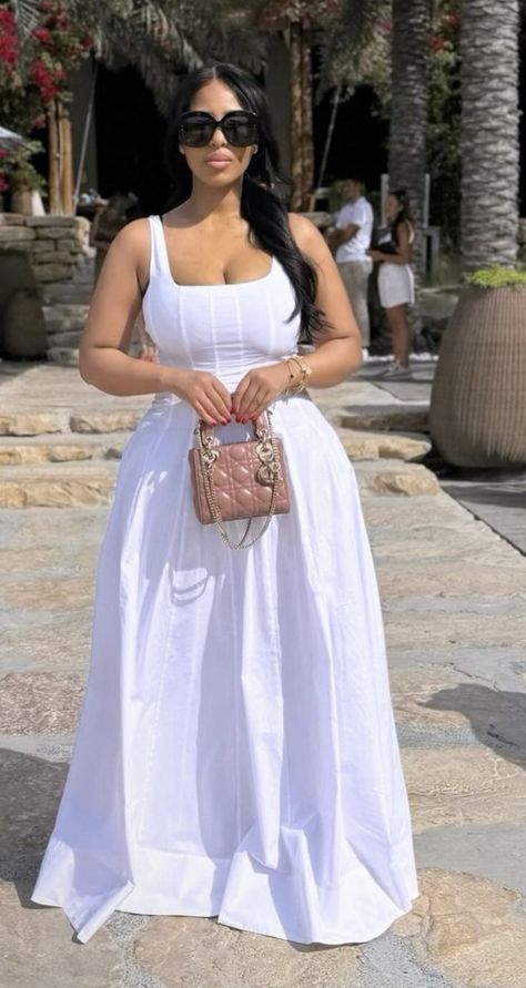 Casual Picnic Outfits For Women, Picnic Dresses Outfits, Picnic Outfits Aesthetic, Casual Linen Dress For Picnic, White Summer Dress Black Women, Long White Summer Dress Aesthetic, Fitted White Linen Dress, Feminine Style, Sun Dresses Aesthetic Black Women, Neat Casual Outfits