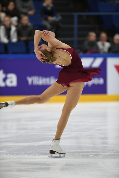 Carolina KOSTNER - ajtl.pictures.fi Best Roller Skates, Carolina Kostner, Alex Evans, Kiera Cass, Skating Costumes, Figure Skaters, Ice Skaters, Sports Figures, Ice Dance