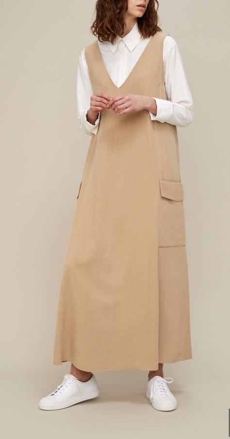 Modern Modest Outfits, Modern Modest Fashion, Modest Casual Outfits, Sweater Dress Oversized, Modest Dresses Casual, Muslimah Fashion Outfits, Muslimah Fashion, Simple Trendy Outfits, Abayas Fashion