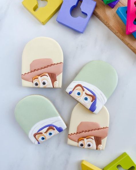 Patrícia on Instagram: "Sneak peak 👀 . Sugar cookies decorated with royal icing. . #toystorycookies #birthdaycookies #royalicingcookies #sugarcookies #sugarcookiesofinstagram #sugarcookie #decoratedcookies #toystory #woodycookies #buzzlightyear #buzzcookies" Buzz Lightyear Cookies Decorated, Lightyear Cookies, Buzz Lightyear Cookies, Toy Story Cookies, Cookies Decorated With Royal Icing, Royal Icing Decorations, Cookies Decorated, Buzz Lightyear, Icing Cookies