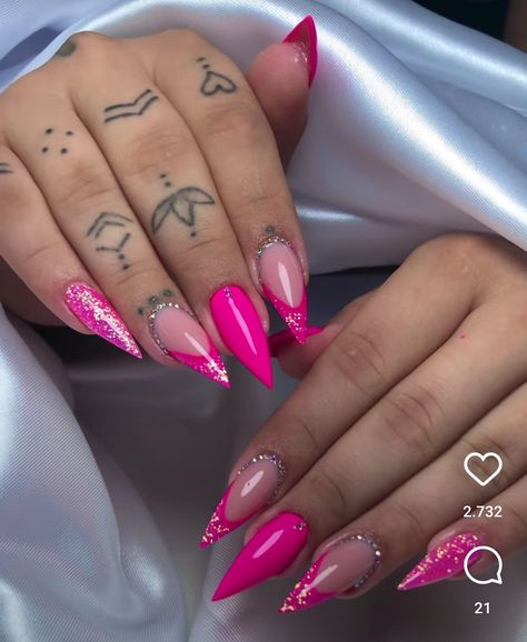 Pink Bling Nails, Unique Nail Designs, Pink Stiletto Nails, Art Nail Designs, Stilleto Nails Designs, Nail Designs Ideas, Hot Pink Nails, Stiletto Nails Designs, Short Square Acrylic Nails