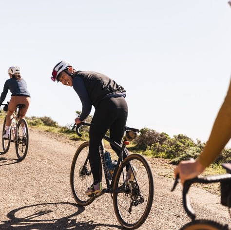 group of friends riding up hill on gravel in california Metabolic Conditioning, Stylish Bike, Biking Diy, Ride A Bike, Training Schedule, Old Bikes, Training Day, Comparing Yourself To Others, Bike Rack