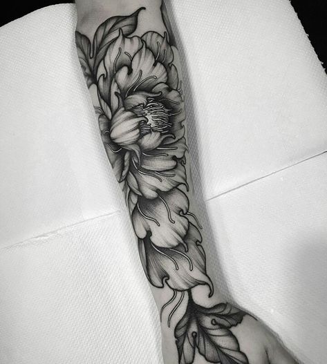 Chicano Tattoos Sleeve, Torso Tattoos, Chrysanthemum Tattoo, Arm Band Tattoo, Badass Tattoos, Wedding Tattoos, Nature Tattoos, Blackwork Tattoo, Japanese Tattoo