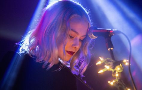 Phoebe Bridgers Performs At The Lodge Room Mars Argo, Ryan Adams, Sheryl Crow, Power Pop, Phoebe Bridgers, Wallpaper Dekstop, Rock Songs, Old Singers, Wedding Tattoos