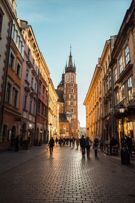 This is exactly how I wish I had spent my first visit to Kraków - The perfect Kraków itinerary for first-timers. It includes the most popular attractions along with hidden gems most first-time visitors miss. This is the ultimate guide to Kraków, written by a former expat! Summer 25, Poland Travel, Krakow Poland, Jewish History, Wroclaw, Gdansk, 2025 Vision, River Cruises, Travel Board