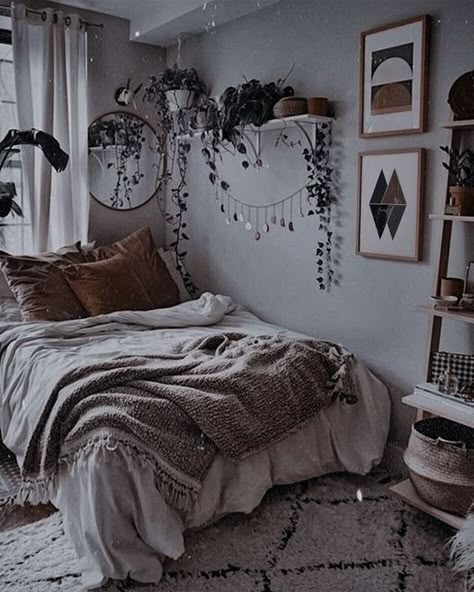 Dark Academia Room Ideas, Soulmate Au, College Dorm Room Decor, Dekorasi Kamar Tidur, Dorm Room Inspiration, Boho Jewellery, Redecorate Bedroom, Cozy Room Decor, Organized Home