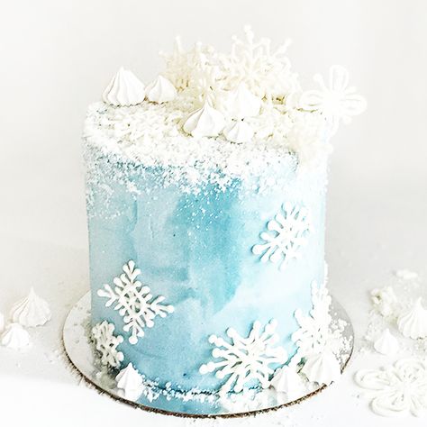 Snow Cake Birthday, Snow Cake Winter, Simple Frozen Theme Cake, Snowflake Birthday Cake, Frozen Cake Ideas, Italian Cream Cake Recipe, Snow Cake, Winter Cakes, Winter Wonderland Cake