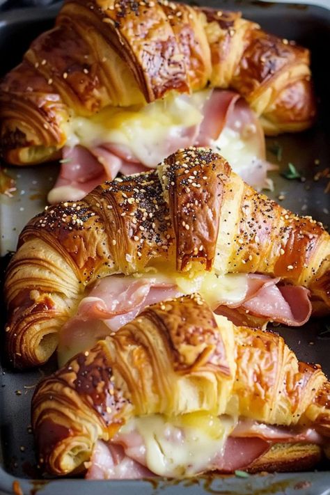 Toasted Croissant Sandwich, Croissant Ham Bake, Croque Monsieur Recipe Croissant, Turkey And Cheese Croissant Sandwich, Fancy Croissant Sandwiches, French Croissant Sandwiches, Breakfast Crossiant Ideas, Food With Croissants, Crossiant Meals