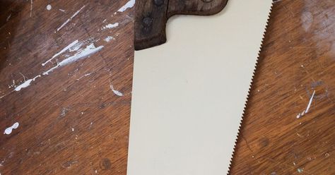 Old Window Projects, Hand Saws, Window Projects, Saws, Diy Home Crafts, Easy Projects, Repurpose, Wooden Handles, Super Simple