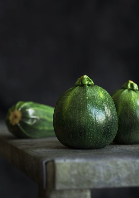 Courgettes Crazy Photos, Strange Photos, City Market, Fruit And Veg, Raw Material, Life Photography, Still Life Photography, Fruits And Vegetables, Zucchini