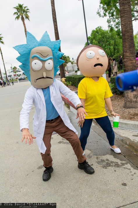 Rick Sanchez and Morty Smith #Cosplay | Anime Los Angeles 2016 Rick Costume, Rick And Morty Costume, Morty Costume, Morty Smith, Rick Sanchez, Cute Couple Halloween Costumes, Rick Y Morty, Epic Cosplay, Flaws And All