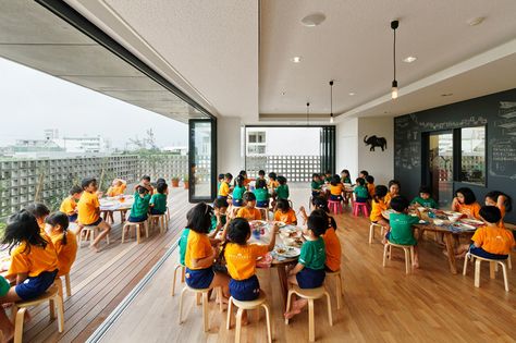 hanazono-kindergarten-hibinosekkei-architects-japan-designboom-02 Kindergarten Architecture, Miyakojima, College Architecture, Job Inspiration, Outdoor Play Spaces, Kindergarten Design, School Interior, Kindergarten Lesson Plans, Kindergarten Lessons