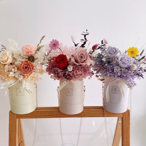 Everlasting Grande Premium Bloom Box made of roses and premium flowers - First Sight Singapore Best Florist Bloom Box Flowers, Blooming Box, Bucket Mini, Preserved Flowers Bouquet, Dried Flowers Crafts, Bloom Box, Dried Flower Bouquets, Small Flower Arrangements, Diy Bouquet Wrap