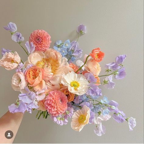 Fleurs Art Nouveau, Bridal Bouquet Spring, Spring Wedding Bouquets, Pastel Bouquet, Spring Wedding Bouquet, Boquette Flowers, A Bouquet Of Flowers, Colorful Bouquet, Pastel Wedding