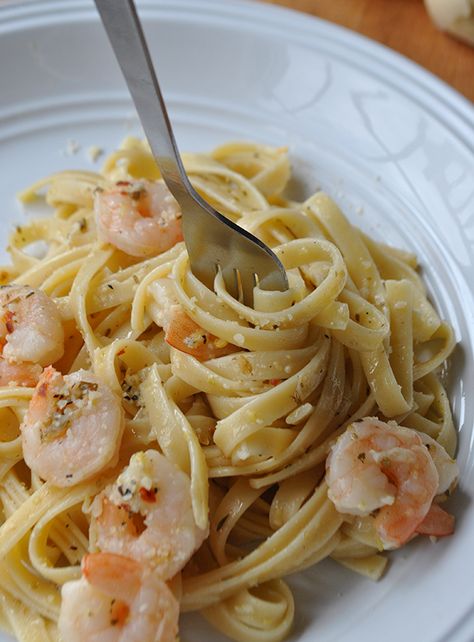 Garlic and Lemon Butter Shrimp with Fettuccine Lemon Parmesan Orzo, Shrimp Fettucini, Shrimp Linguine Recipe, Lemon Butter Shrimp, Parmesan Orzo, Buttered Shrimp Recipe, Shrimp Linguine, Shrimp Fettuccine, Linguine Recipes