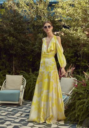 Mode Kimono, 2020 Fashion, Vacation Style, Yellow Fashion, Guest Outfit, Fashion 2020, Pre Fall, Yellow Dress, Look Fashion