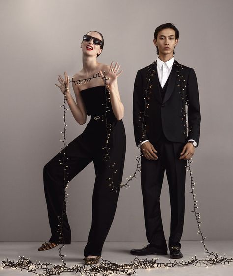 Holiday 2020 Fashion Campaigns - All The Best Holiday 2020 Fashion Advertisements Christmas Fashion Photography, Christmas Editorial, Christmas Campaign, Holiday Photoshoot, Christmas Shoot, Holiday Campaign, Campaign Fashion, Christmas Photoshoot, How To Pose