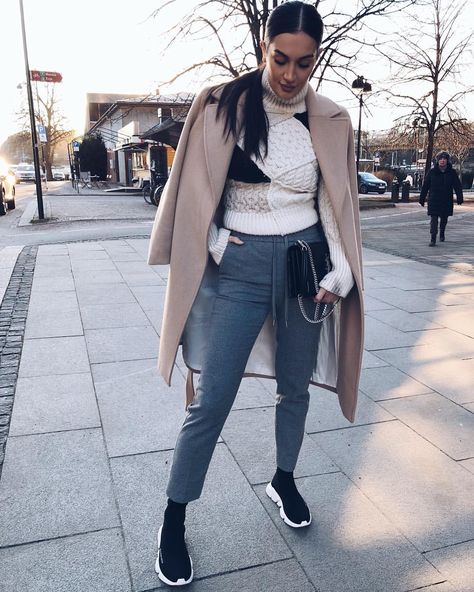 Balenciaga Outfit, Trainers Outfit, Sneakers Fashion Outfits, Sock Sneakers, Balenciaga Shoes, Autumn Style, Sporty Outfits, Girly Outfits, Fashion Wear