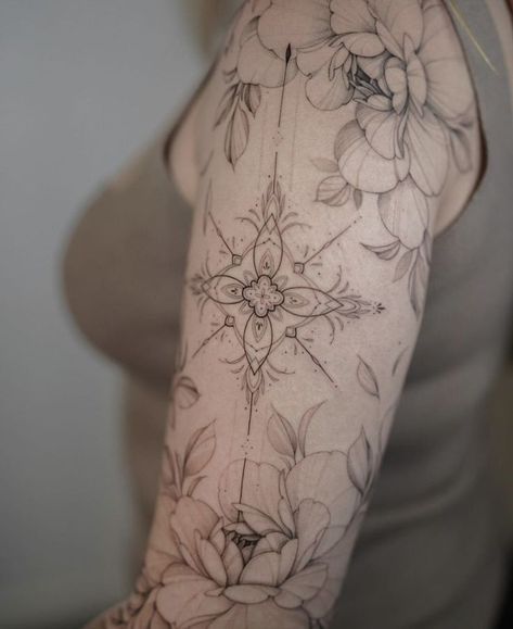 Big Fine Line Tattoo Ideas, Arm Tattoo Flowers, Floral Ornamental Tattoo, Flowers And Mandala, Simple Mandala Tattoo, Fineline Tattoo, Hand And Finger Tattoos, Tattoo Flowers, Floral Tattoo Sleeve