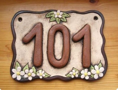 Rustic House Numbers, Ceramic House Numbers, Coil Pottery, Pottery Houses, Clay Wall Art, Pottery Handbuilding, Diy Ceramic, Slab Pottery, Ceramic Wall Art