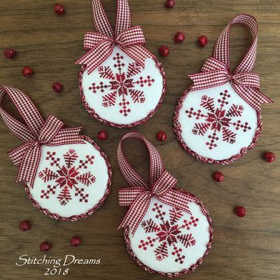 Christmas Unicorn Cross Stitch, Christmas Stitching, Xmas Cross Stitch, Cross Stitch Christmas Ornaments, Cross Stitch Finishing, Cross Stitch Patterns Christmas, Cross Stitch Christmas, Stitch Christmas, Seasonal Crafts