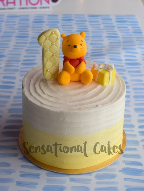 Pooh Cake, Winnie The Pooh Cake, Gravity Cake, Winnie The Pooh Birthday, Frosting Tips, Baby Party, Easy Cake, Frosting, Winnie The Pooh