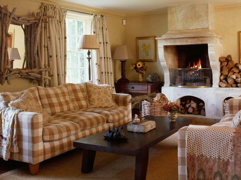 On the enduring appeal of the retro Ralph Lauren aesthetic Lauren Aesthetic, Ralph Lauren Aesthetic, Cottage Interior Design, Cotswolds Cottage, Kit Kemp, English Country Cottage, Cottage Interior, Cottage Living Rooms, Wood Room