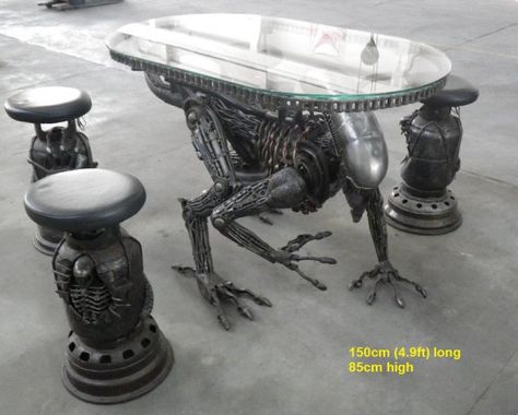 Goth Castle, Alien Predator, Art Alien, Arte Alien, Horror Decor, Unique Furniture Pieces, Goth Home, Goth Home Decor, Alien Vs Predator