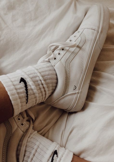 VSCO - jordanmoorefieldd Nike Socks Outfit, Socks Outfit, Shoes And Socks, Nike Socks, White Shoes, White Sneakers, Socks, Nike, Bed